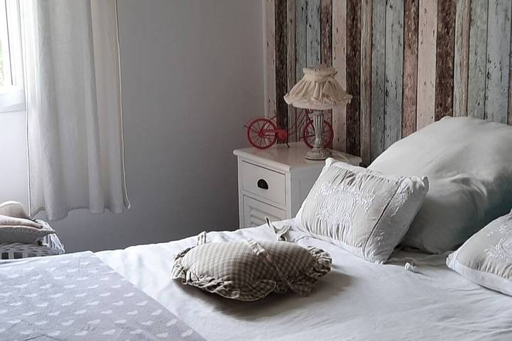 Location de vacances pour 8 personnes, avec jardin et terrasse à Montgivray - 3