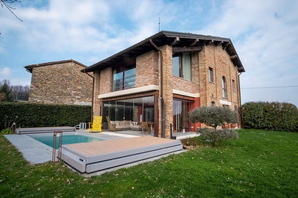 Guesthost - Casa delle Querce Villa with Pool in Ponte dell'Olio, Provincia di Piacenza
