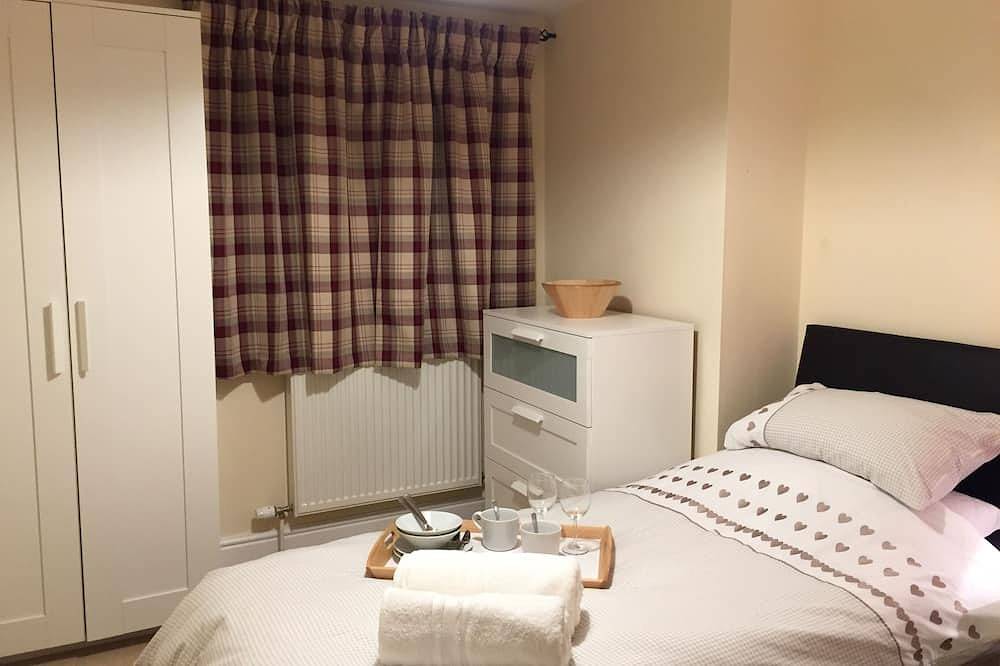 March Cottage Terraced Cottage Brecon Brecon Beacons Free Wifi in Brecon, Brecon Beacons