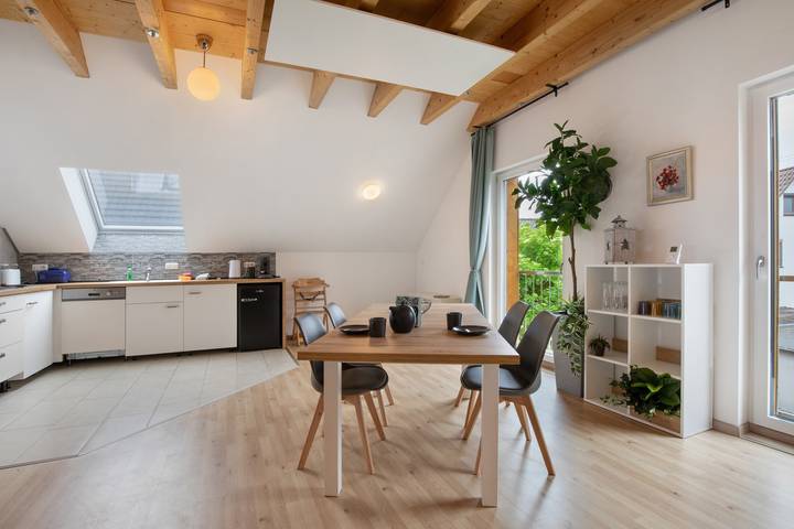 Hel lejlighed, Apartment 'Panoramablick' with Private Terrace, Balcony and Wi-Fi in Leipheim, Schwaben (Bayern)