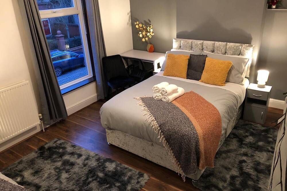 Comfort Home From Home Bolton Central Hilden St - Sleeps - 10 in Bolton, Grand Manchester