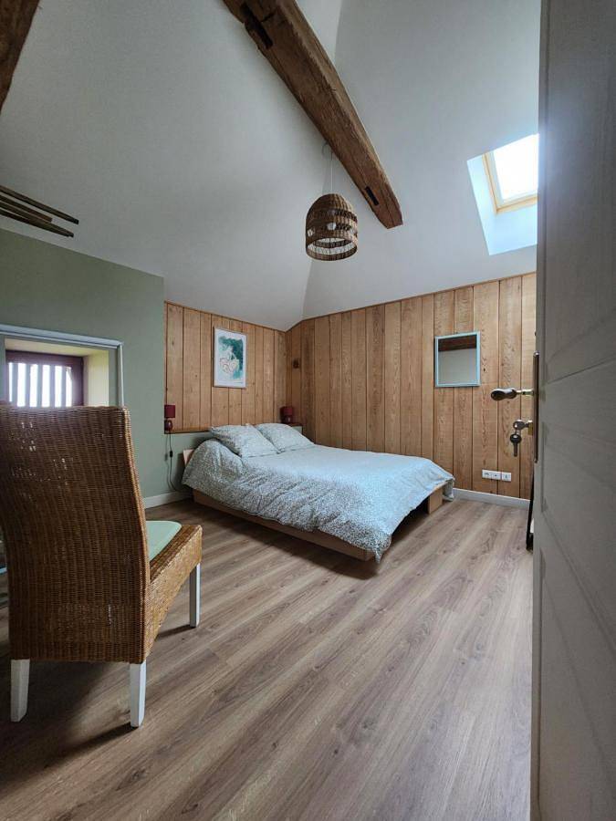 Chambre d’hôte pour 2 personnes, avec balcon et piscine dans le Jura - 4