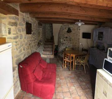 Gîte pour 4 personnes, avec vue et terrasse à Quézac