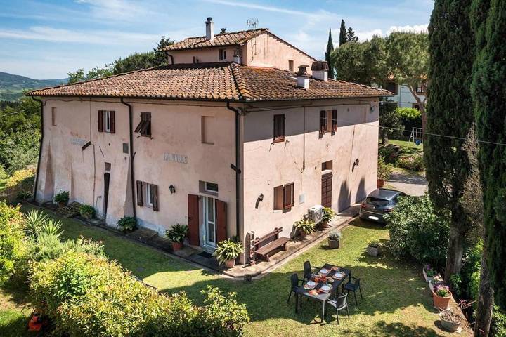 Gîte pour 4 personnes, avec vue et jardin, animaux acceptés dans Ghizzano