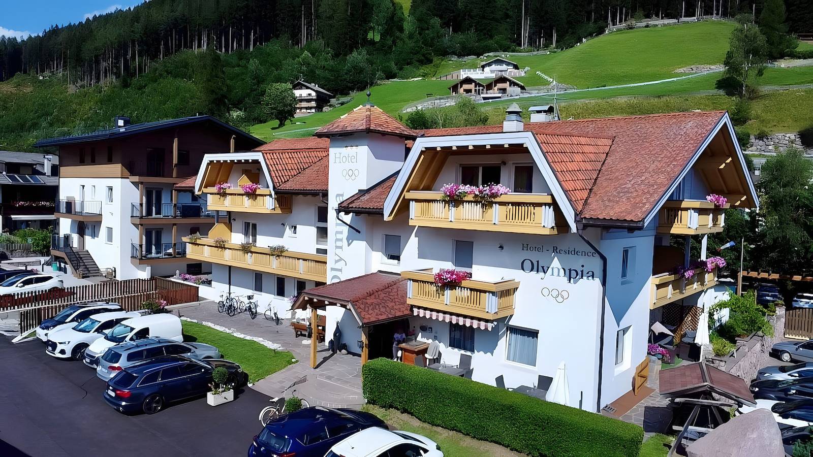 Ganze Wohnung, Apartment „Hotel Residence Olympia 2“ mit Bergblick, Gemeinschaftsgarten und Wlan in Sarnthein, Sarntal