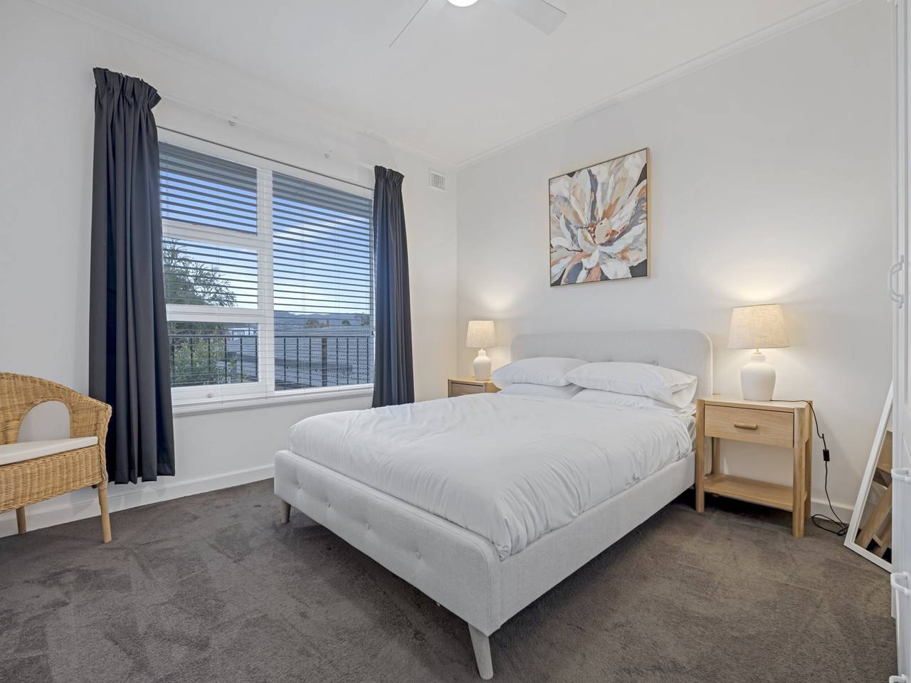 Entire apartment, 3-Bed Campbelltown Stay with Private Balcony in Adelaide, South Australia