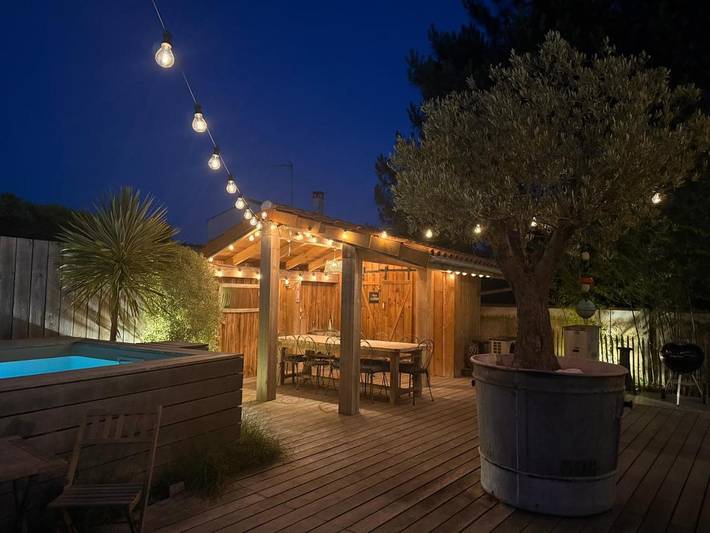 Location de vacances pour 8 personnes, avec Balcon et Terrasse ainsi que Jardin et Piscine à Saint-Trojan-les-Bains - 4