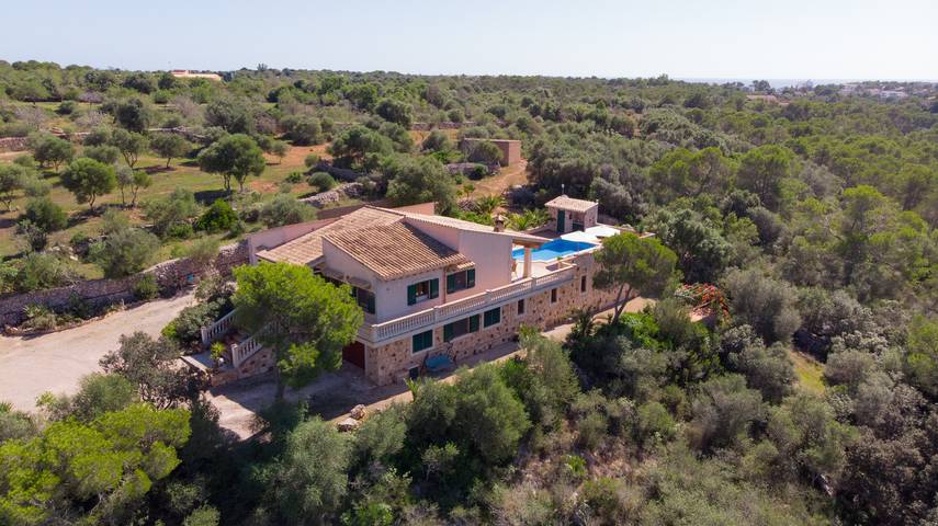 Finca am Strand für 7 Personen, mit Terrasse und Garten in Cala Figuera