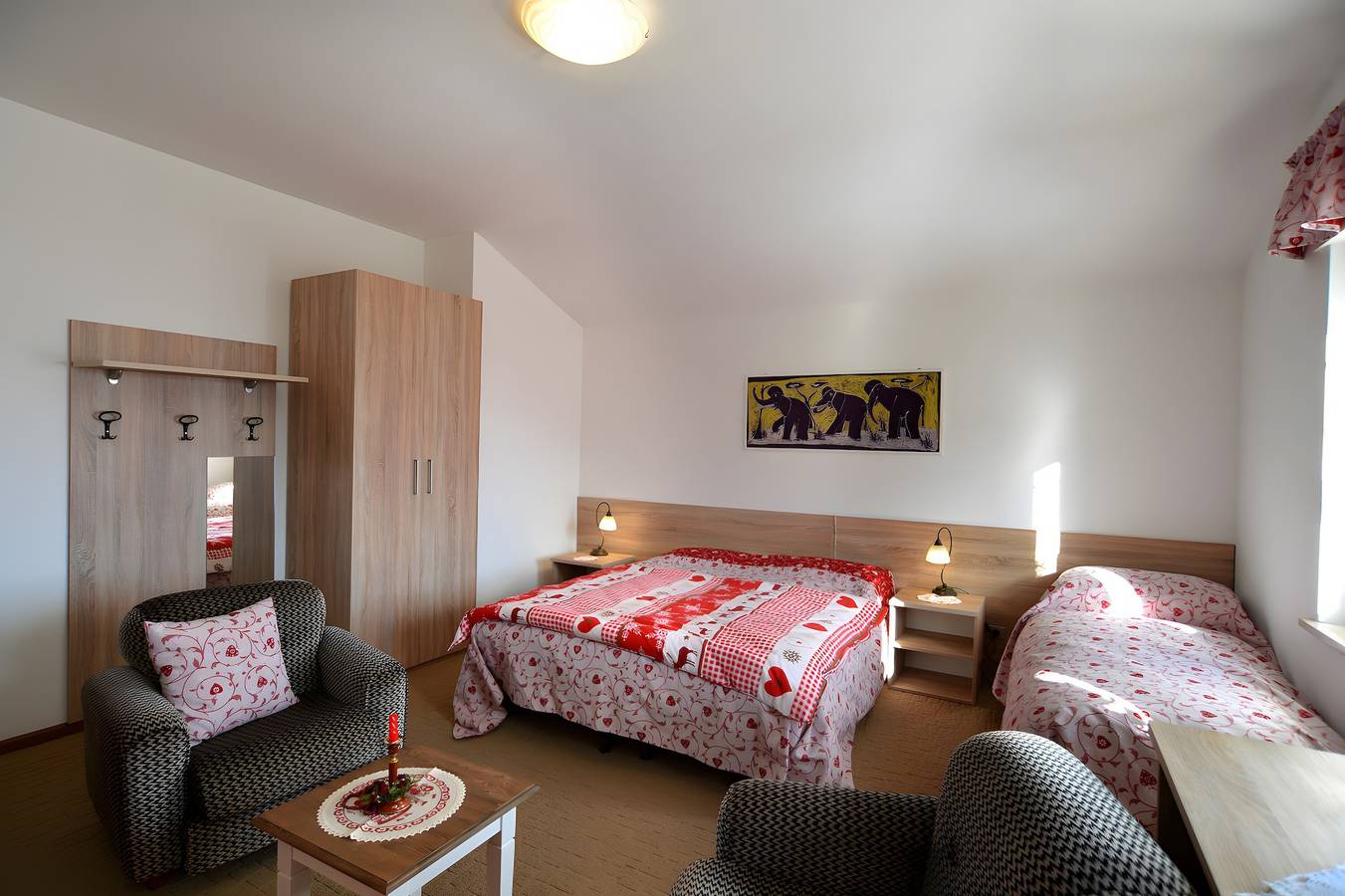 Ganze Wohnung, Ferienhaus 'La Casa di Heidi nelle Dolomiti - 2' mit Bergblick, privatem Garten & Wlan in Pelmostock, Zoppè di Cadore