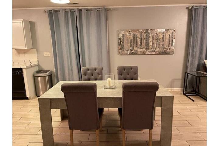 Vacation house for 8 people, with yard and terrace as well as pool in Charlotte