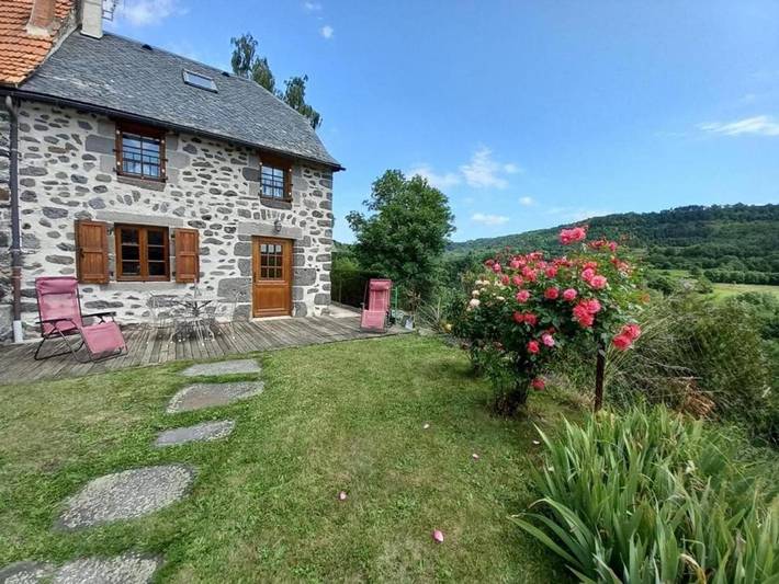 Location de vacances pour 4 personnes, avec Terrasse et Jardin à Neussargues-Moissac
