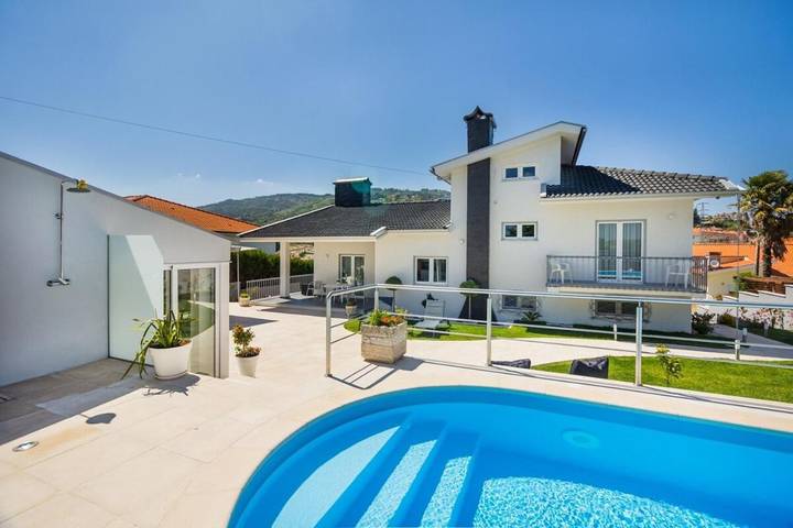 Maison d’hôte pour 6 personnes, avec jardin ainsi que terrasse et piscine à Lamego - 4