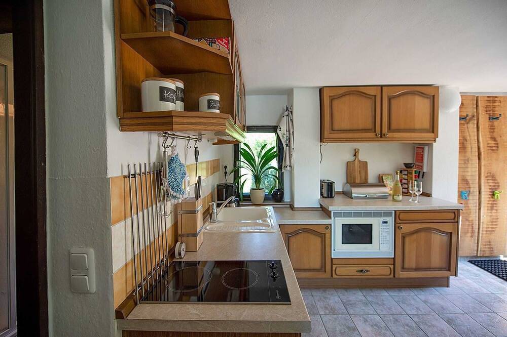 Reetdach Ferienhaus nahe Ostseebad Kühlungsborn - Reetdach Kastanienhaus (52m², in Gersdorf, Biendorf