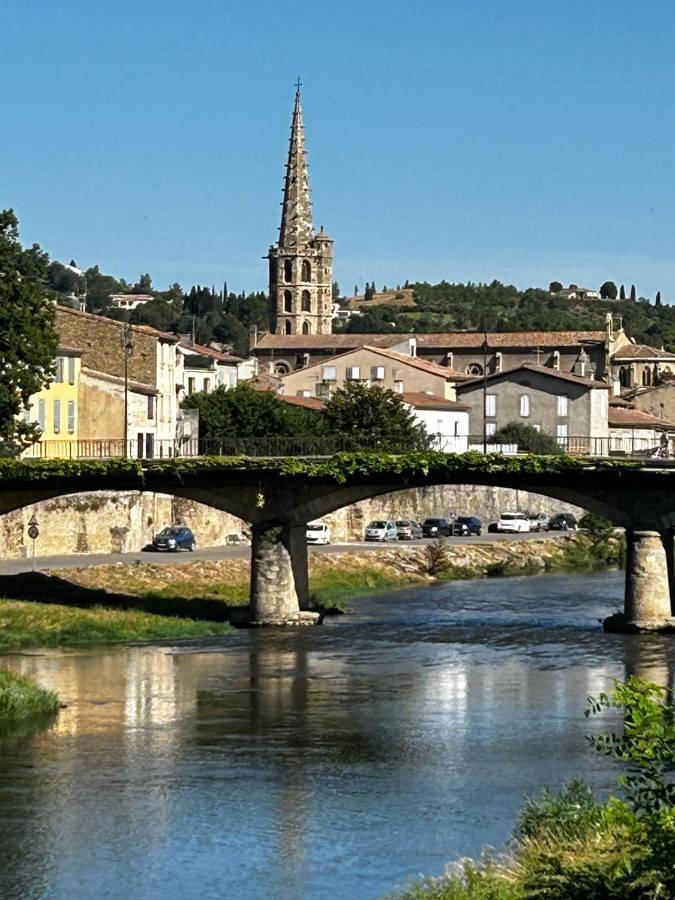 Chambre d’hôte pour 3 personnes, avec piscine ainsi que jardin et terrasse, animaux acceptés