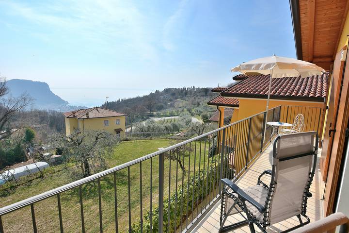 Location de vacances pour 2 personnes, avec Balcon et Vue sur le lac à Costermano