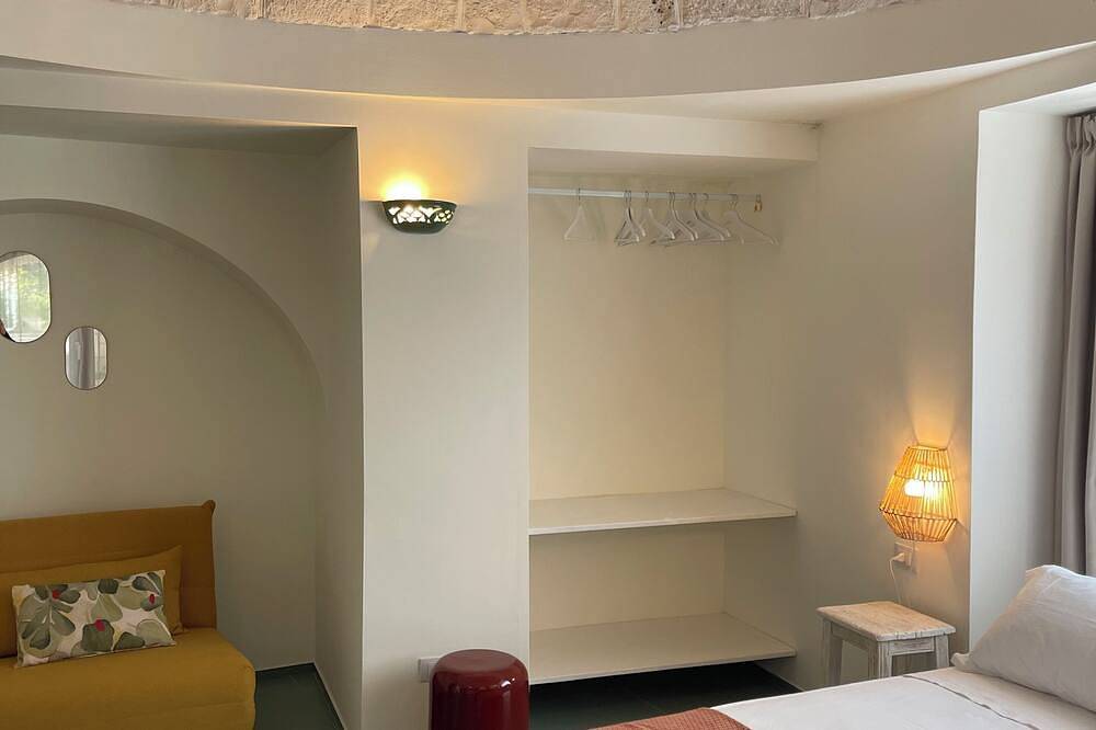 3-bedroom villa in enchanting Puglia with Ac, Wifi in Putignano, Province de Bari