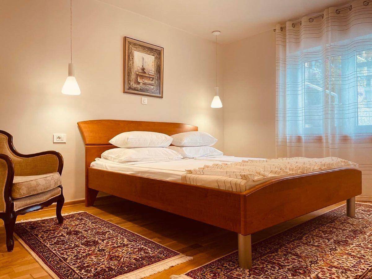Ganze Ferienwohnung, Casa Divani Apartment mit Pool für einen angenehmen Aufenthalt in Mostar, Bosnien und Herzegowina