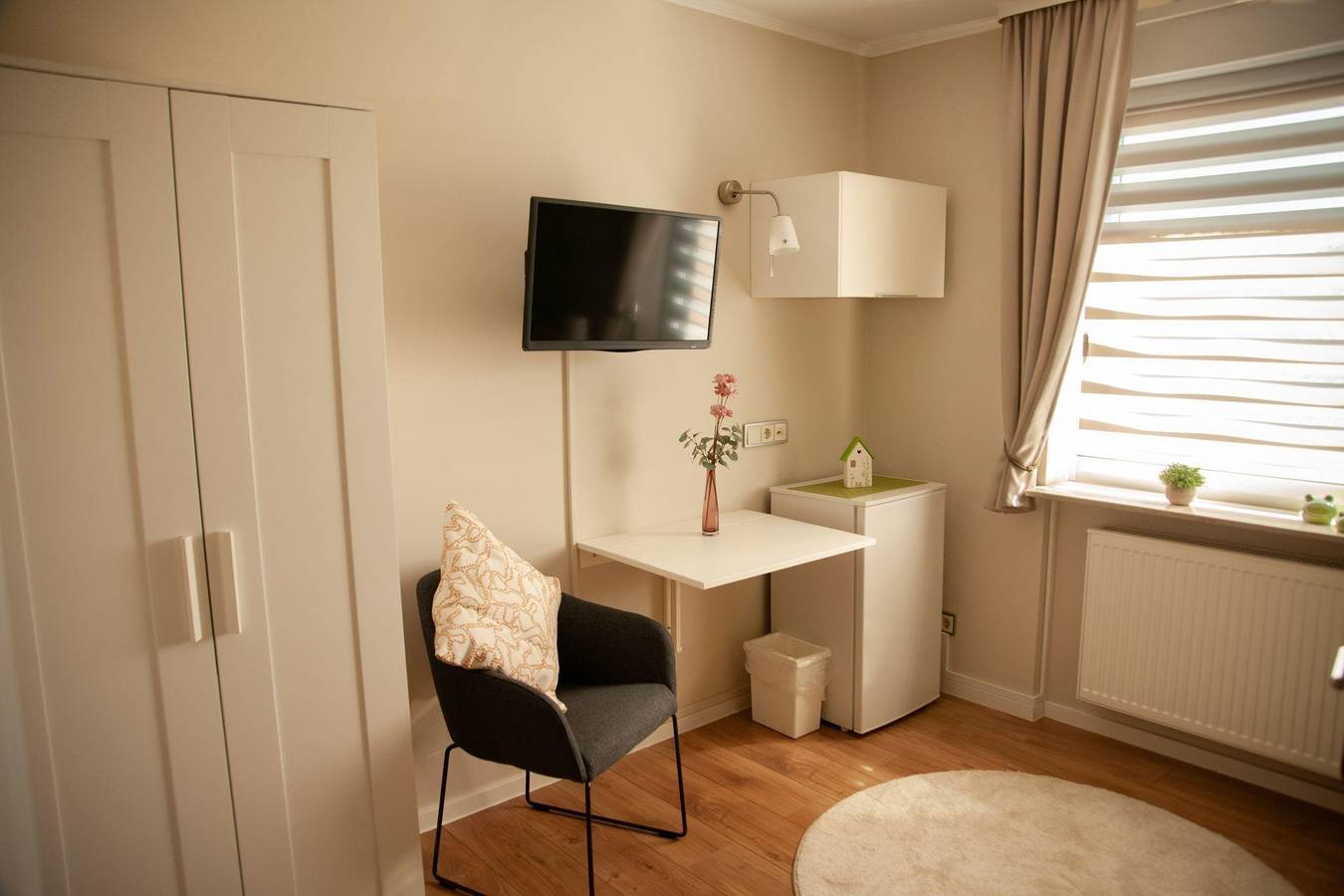 Single room, shower, toilet in Gusterath, Landkreis Trier-Saarburg