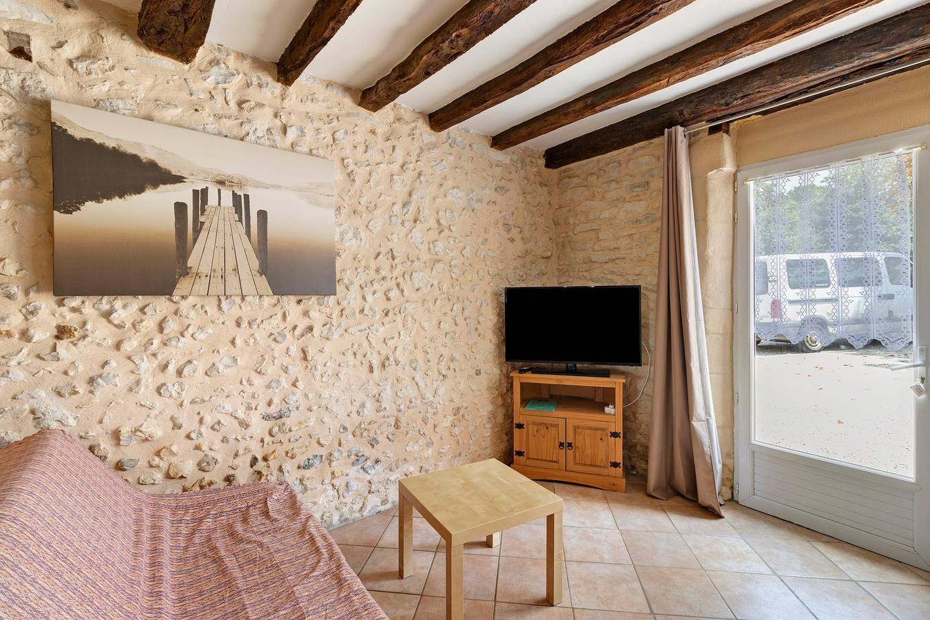 Maison 'Gite Cosy En Pierres Apparentes' avec piscine privée, terrasse privée et jardin partagé in Fossemagne, Périgord Noir