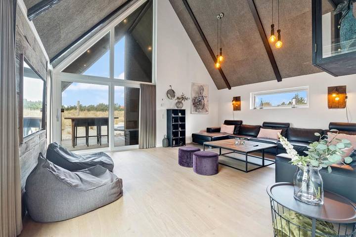 Strandnahes Poolhaus mit Outdoor-Wellnessbereich in Blavand, Varde