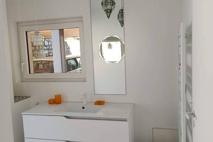 Apartamento entero, Apartment with a Garden, Near Downtown. On-site covered parking. in Chambéry, Chambéry region