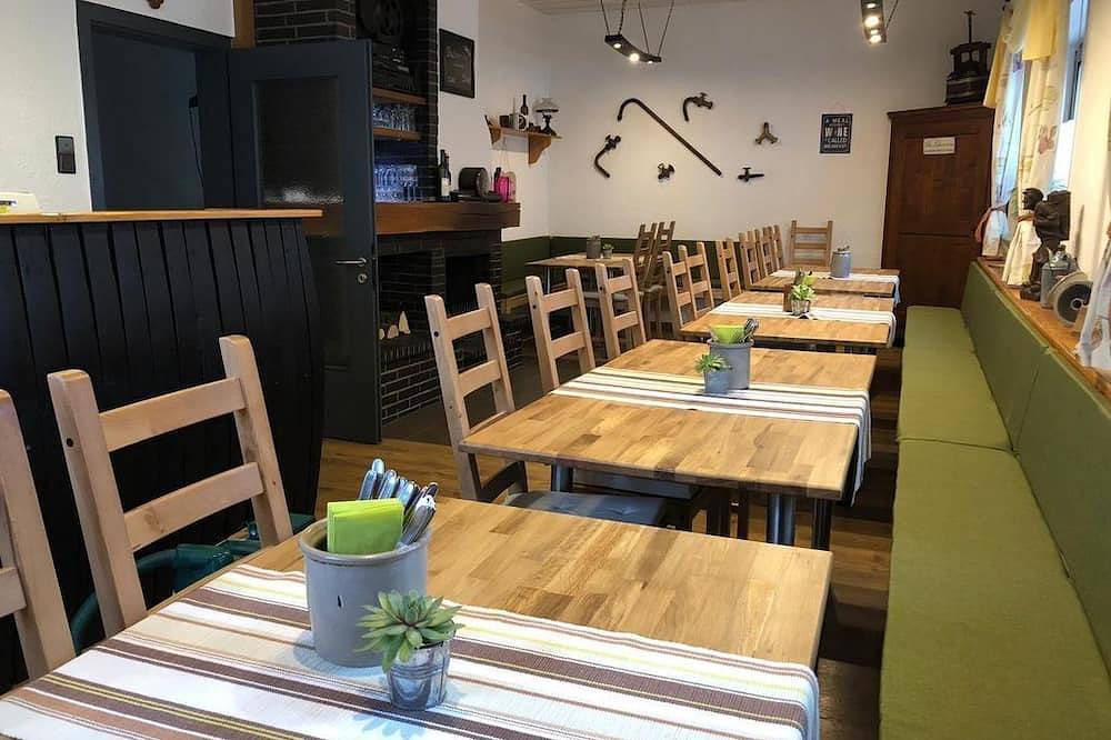 Ganze Wohnung, Ferienwohnung Peter-Josef 2 Erw., 1 Kind < 4 Jahre - Ferienwohnung Weingut Kurt in Oestrich-Winkel, Rheingau-Taunus-Kreis