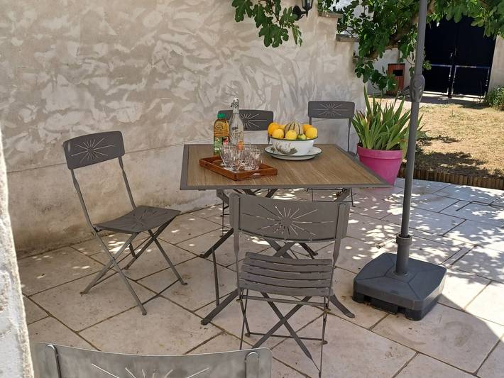 Geräumiges Haus mit Terrasse, Grill und Internet in Les Bordes in Les Bordes (Yonne), Yonne
