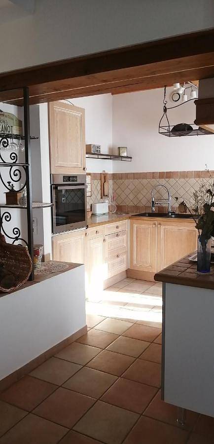 Location de vacances pour 6 personnes, avec terrasse ainsi que piscine et vue, adapté aux familles à Saint-Victor-la-Coste - 4