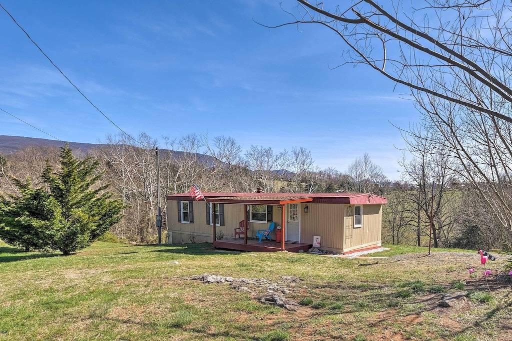 Ganze Wohnung, Waterfront Virginia Retreat w/ Canoe, Pets Welcome in Page County