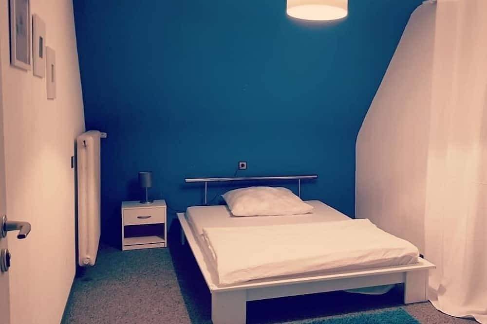 Geheel appartement, Eenpersoonskamer 13 m² met gedeelde douche in Bad Liebenzell, Noordelijk Zwarte Woud