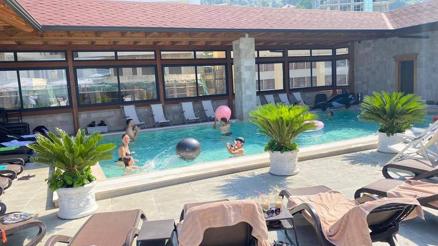 Chambre d’hôte pour 2 personnes, avec terrasse et piscine