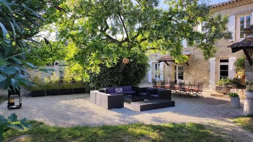 Gîte pour 2 personnes, avec Terrasse et Jardin ainsi que Piscine et Vue à La Baume-de-Transit