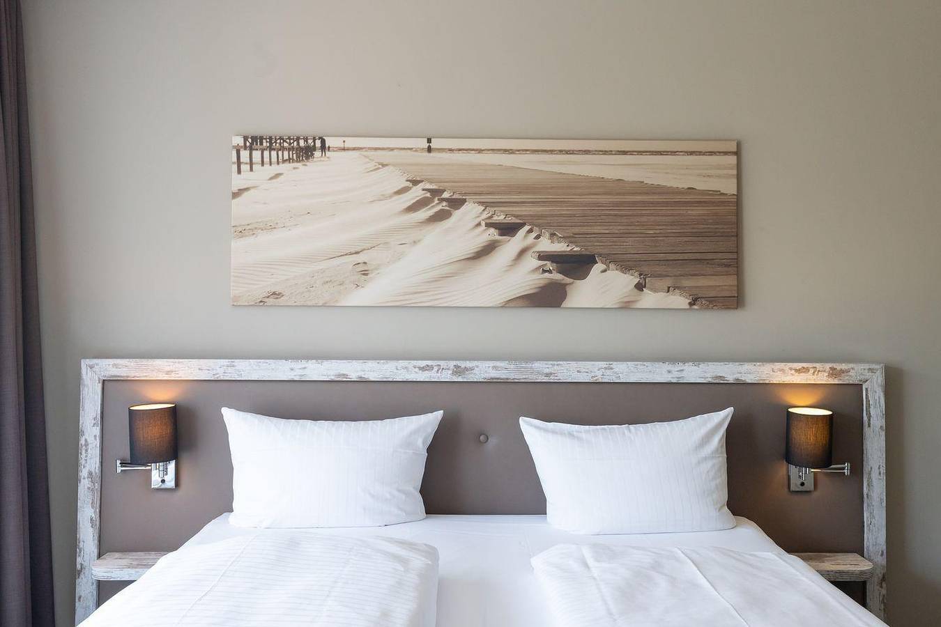 Hotel Strand No 1 - Doppelzimmer 1 - Landseite in St. Peter-Bad, St. Peter-Ording