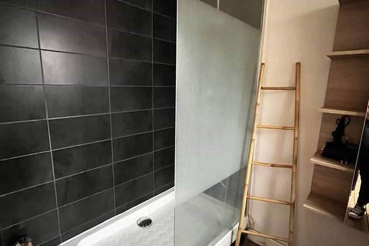 Appartement entier, La Villa Louana - numéro - 3 in Aubusson, Région d'Aubussargues