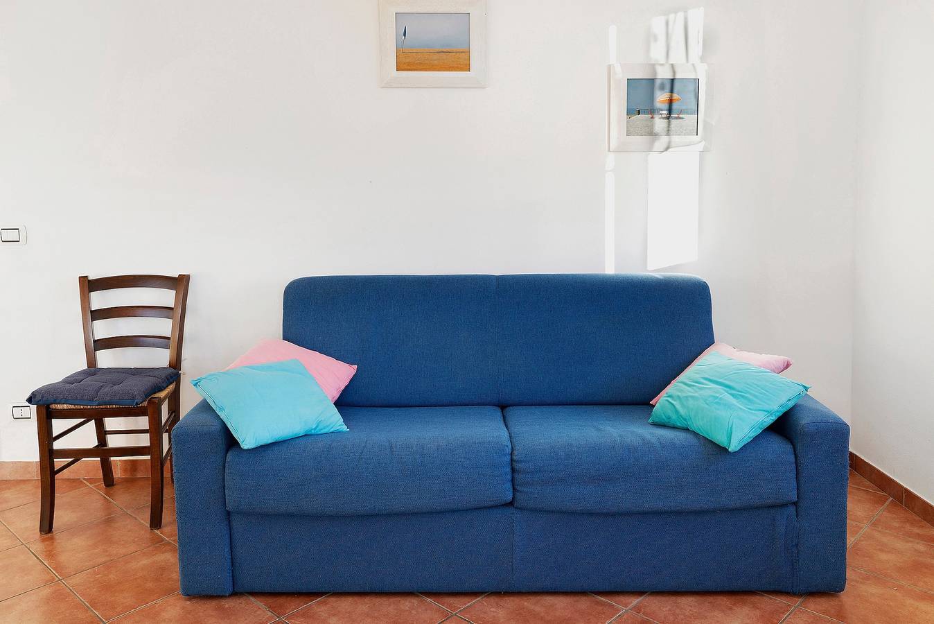 Entire apartment, ‘Acacia’ Apartment with Sea View, Wi-Fi and Air Conditioning in Ceriale, Riviera di Ponente