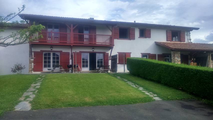 Gîte pour 4 personnes, avec terrasse et jardin à Saint-Pée-sur-Nivelle - 2