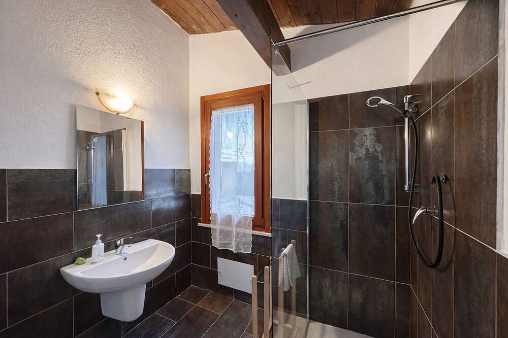 Cozy apartment surrounded by nature, with terrace and veranda in Palmadula, Sassari