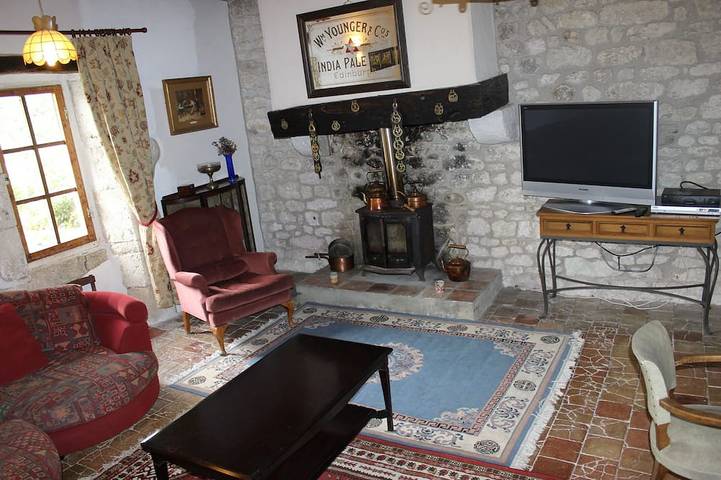 Gîte pour 8 personnes, avec jardin et terrasse à Thénac - 3