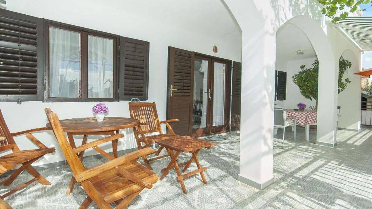 Entire holiday apartment, Ferienwohnung für 5 Personen (70 m²) in Rogoznica in Rogoznica, Šibenik-Knin