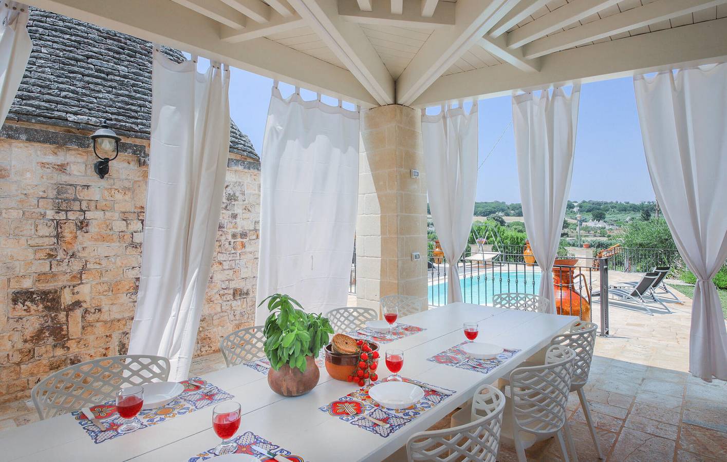 Apartamento moderno con piscina y aparcamiento, Locorotondo, a 2,5 km. in Locorotondo, Provincia de Taranto