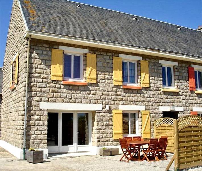 Location de vacances pour 5 personnes, avec jardin et terrasse dans Plage Pors Carn