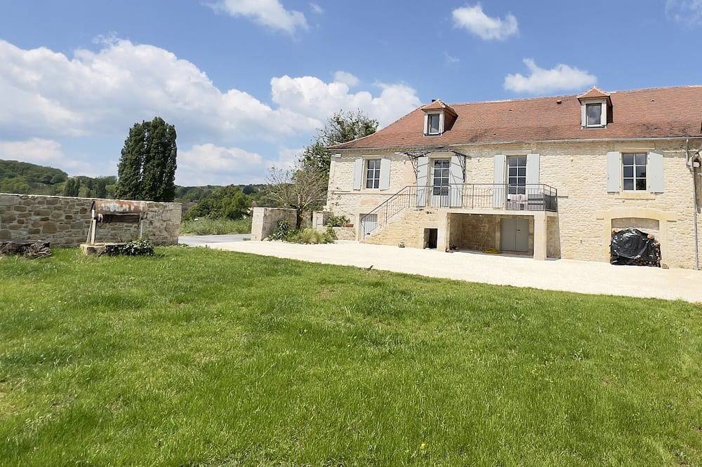 Casa vacanza a Anlhiac a partire da 449€ a notte