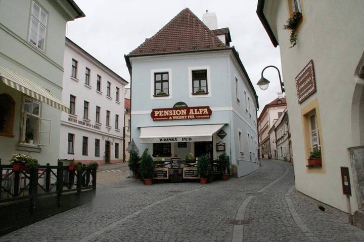 Gîte pour 3 personnes, avec terrasse à Tábor