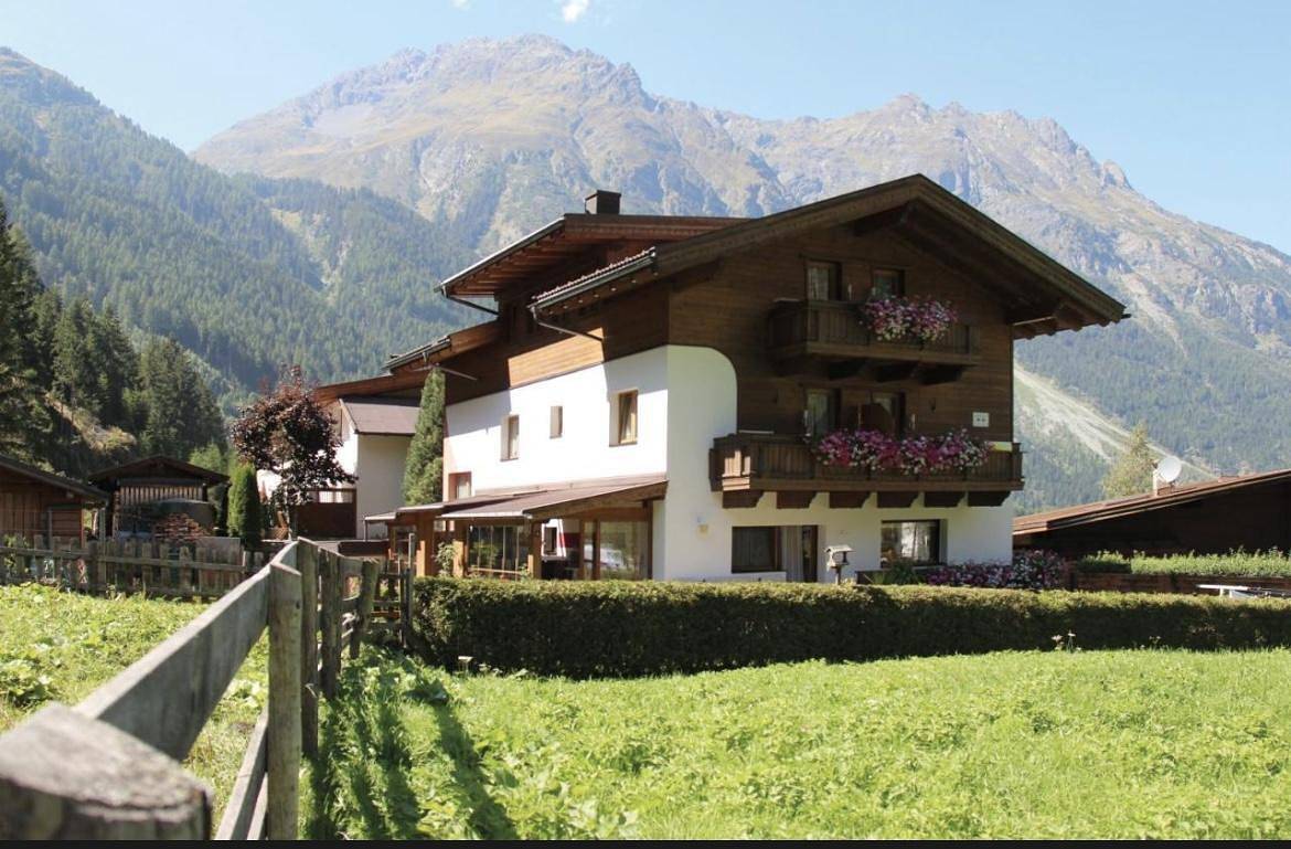 Ganze Ferienwohnung, Appartement Tirol in Huben, Längenfeld