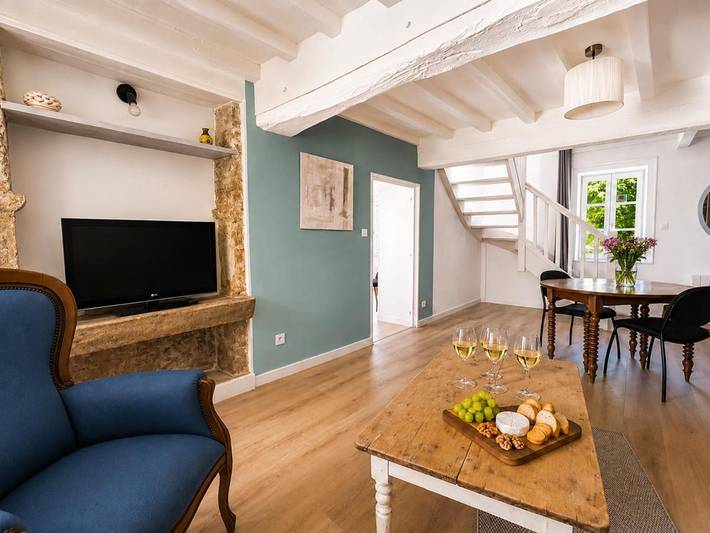 Location de vacances pour 6 personnes, avec Terrasse et Jardin à Uchizy