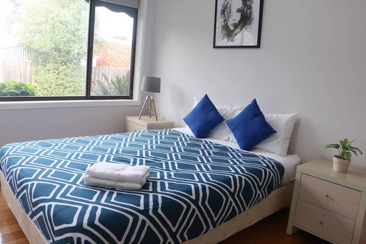 Ganzes Haus mit kostenlosen Parkplätzen vor Ort in der Nähe des Flughafens Melbourne und Urbansurf in Melbourne Airport, Melbourne