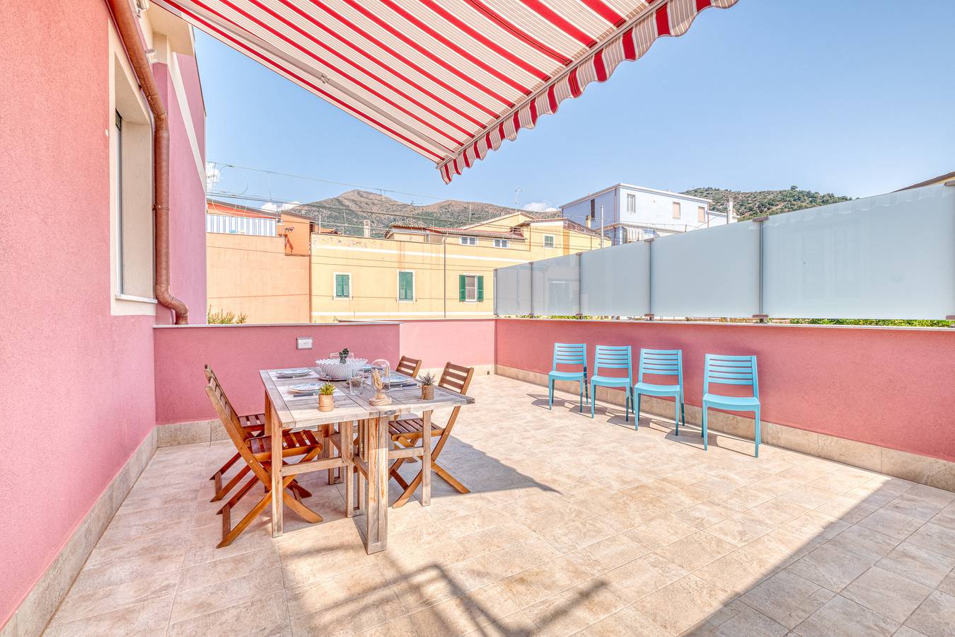 Ganze Wohnung, Merlo E -Center & Private Parking in Ceriale, Riviera di Ponente