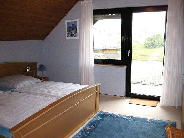 Geheel vakantieappartement, 3-Bett-Ferienwohnung Du/Wc, 2 Schlafzimmer in Daun, Vulkaan-Eifel