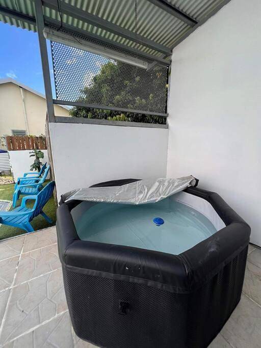 Location de vacances pour 6 personnes, avec piscine ainsi que jardin et jacuzzi dans Cambuston - 3