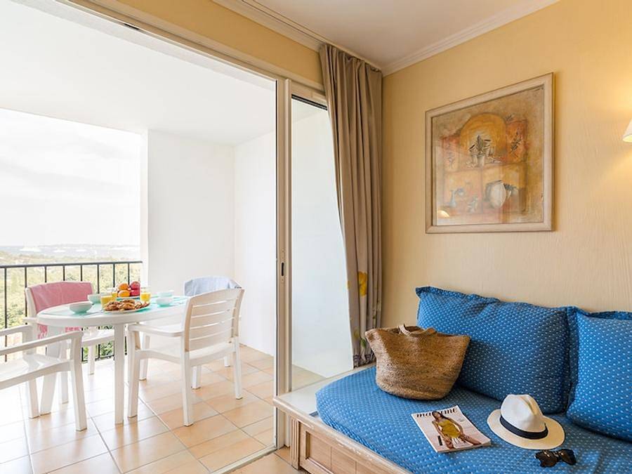 Pierre & Vacances Résidence Les Restanques du Golfe de Saint-Tropez - Wohnung 4 personen - - 1 Schlafalkoven - Terrasse oder Balkon in Grimaud, Mittelmeerküste (Frankreich)